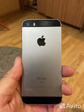iPhone SE 32 GB iPhone SE 32 GB
