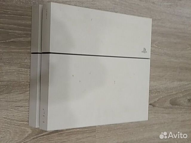 PlayStation 4 FAT (белая) PlayStation 4 FAT (белая)