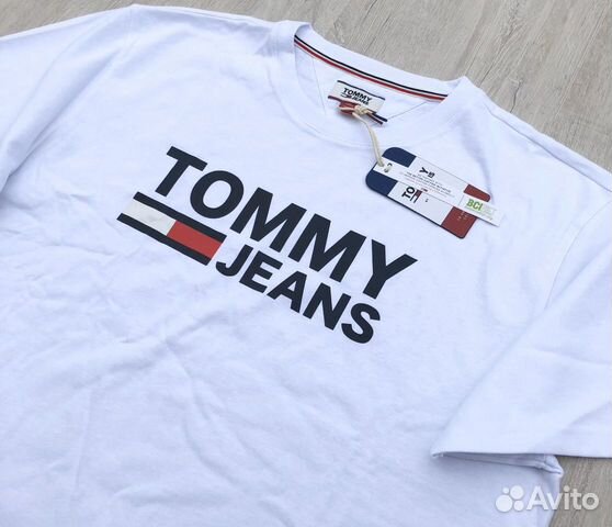 Новая мужская футболка Tommy Hilfiger Jeans (XL) Новая мужская футболка Tommy Hilfiger Jeans (XL)