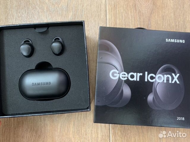 Беспроводные наушники Samsung Gear IconX 2018 Беспроводные наушники Samsung Gear IconX 2018