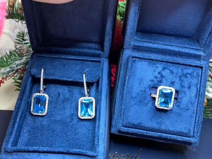 Золотые серьги с бриллиантами и топазами