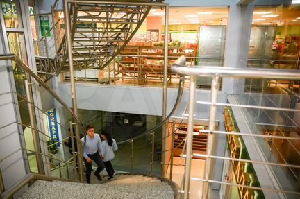 Торговое помещение, 381 м²