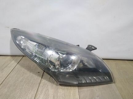 Фара ксенон правая Рено Меган 3 Renault Megane 3