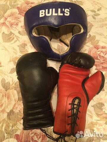 Шлем и перчатки