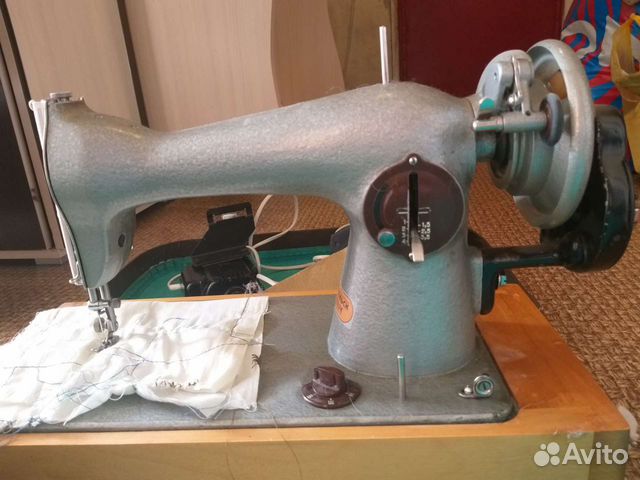 Швейная машина Подольск с электроприводом