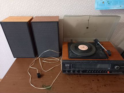 Проигрыватель (радиола) Вега 323 Стерео