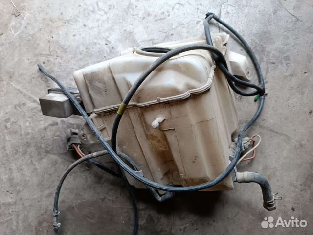 Бачок омывателя Land Cruiser Prado 90