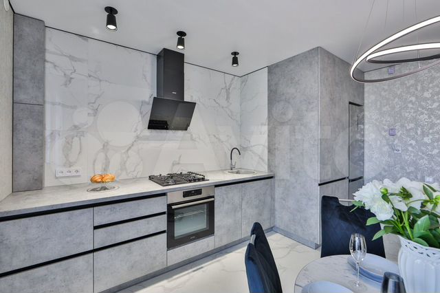 2-к. квартира, 60 м², 2/10 эт.