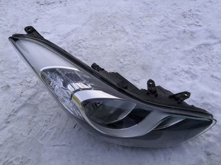 Фара правая Hyundai Elantra 2011-2016
