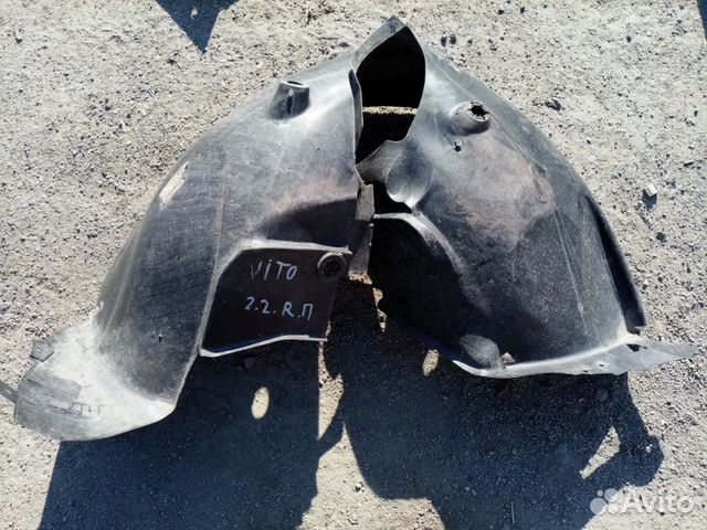 Подкрылок (локер ) передний правый Mercedes-Benz