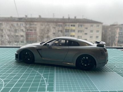 Масштабная модель 1/24 nissan GT-R 35 в тюнинге от