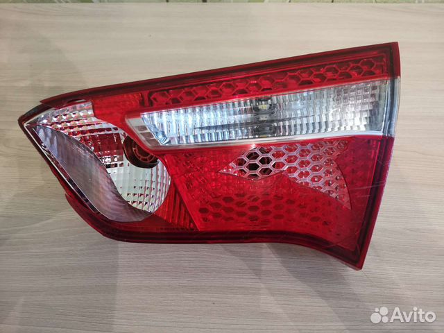 Правый задний фонарь KiaRio/HyundaiSolaris (битый)
