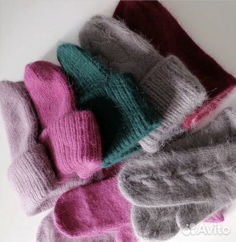 Комплект вязаный шапка и варежки