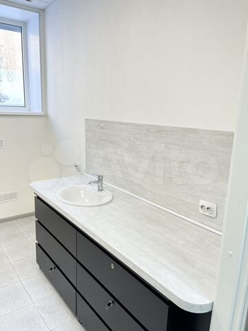 Сдаётся кабинеты в салоне красоты,для маникюра -пе