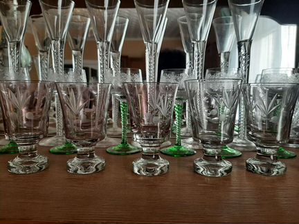 Лафитники и фужеры из марганцевого стекла