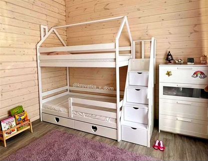 Кровать двухъярусная с комодом