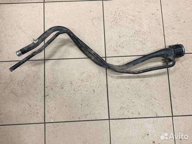 Заливная горловина lexus LS