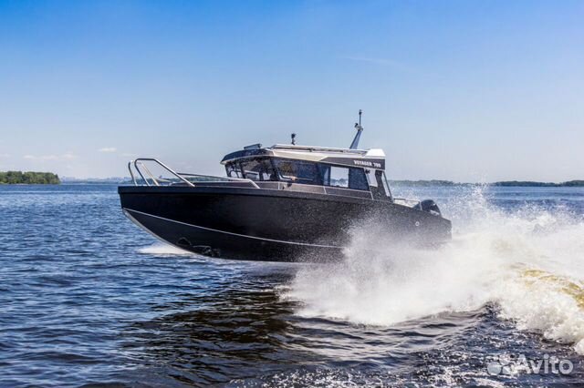 Лодка Voyager 700 Cabin