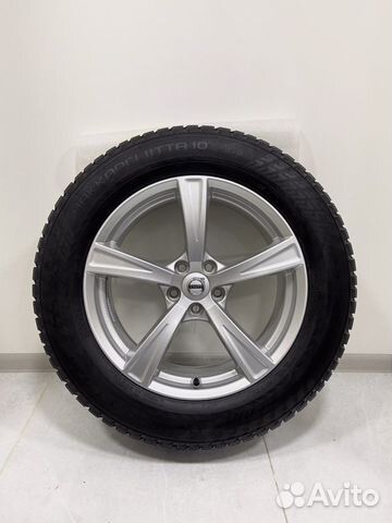 Volvo XC90, Nokian Hakkapeliitta 10 235/60 R18
