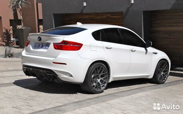 BMW x6 белая с черной пленкой