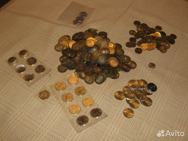 Монеты юбилейные и памятные современной России