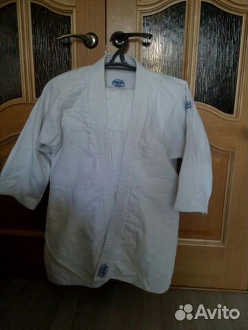 Форма для занятия единоборствами. Кимоно