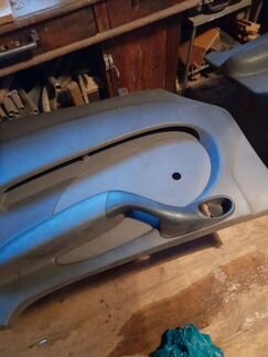 Обшивка дверей Мерседес спринт правая и левая