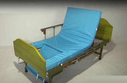 Практичная медицинская кровать для лежачих больных