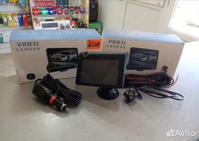 Видеорегистратор с 3 камерами