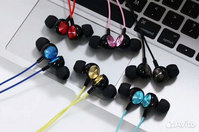 Наушники от вкладышей, до игровых полноразмерных