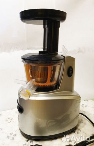 Соковыжималка шнековая Kitfort кт-1101-3 (белая)