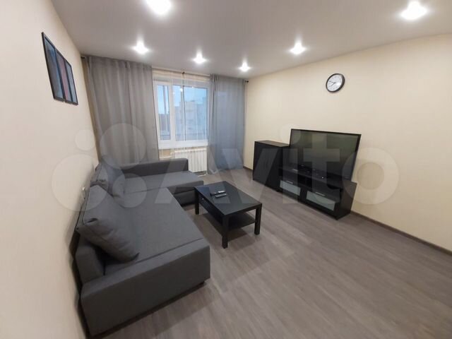 2-к. квартира, 49 м², 9/9 эт.