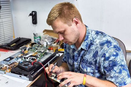 Ремонт компьютеров и ноутбуков Компьютерный мастер