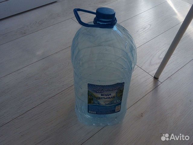 Пластиковые бутылки 5 и 5.3 объемом