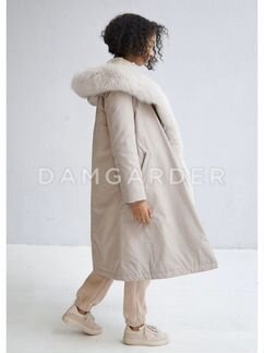 Пальто новое зимнее женское бежевое с мехом