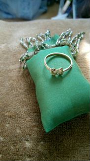 Золотое кольцо 750 пробы