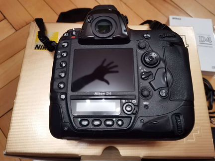Nikon D4