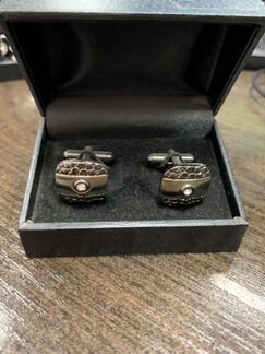 Запонки разные новые