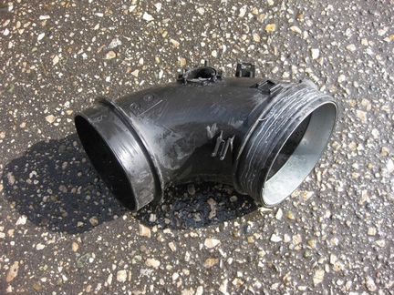 Воздушная трубка перед турбиной D13 Scania