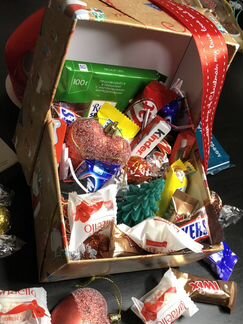 Подарочная коробка