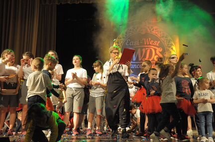 Ведущая на корпоратив свадьбу юбилей