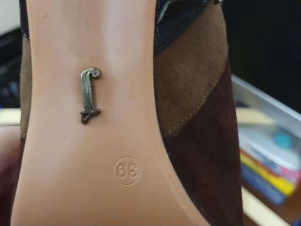 Замшевые туфли р.39