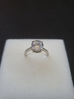 Серебряное 925 кольцо, р. 15,5 с вставкой иск. в