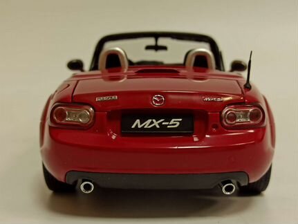 Mazda MX-5 2012 Red 1:18 Paudi