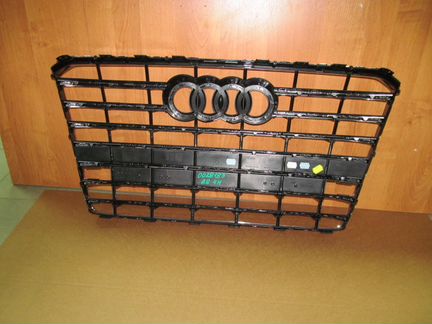 Решётка радиатора audi А8 4H