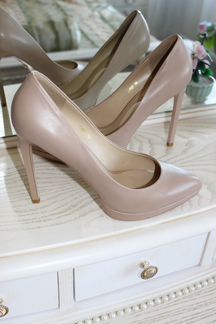 Бежевые туфли Vitacci 39 размер