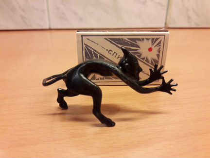 Чертик статуэтка