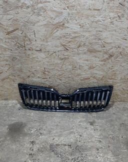 Решетка радиатора Skoda Superb 3