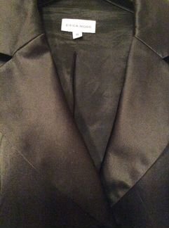 Черный пиджак (короткий) с контрастной отстрочкой