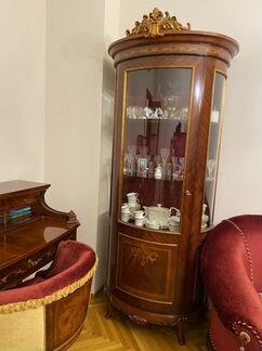 Шкаф витрина